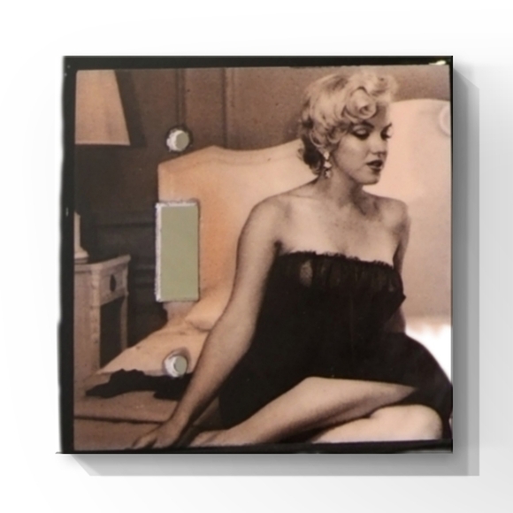 Marilyn Monroe Light Switch Covers (2) - Picture 2 of 12